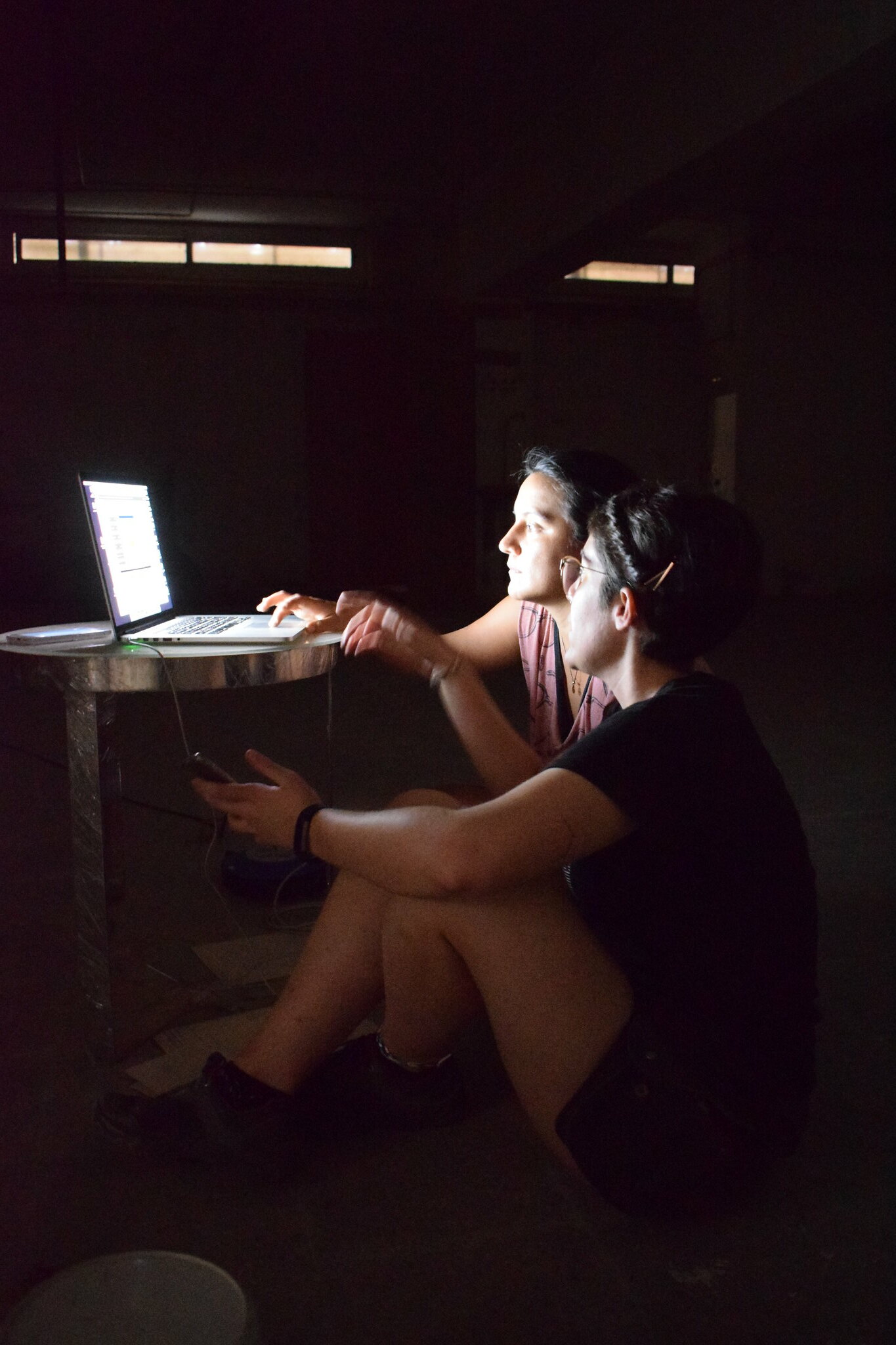 Participants working on Kalliópê's script for LEAVeS