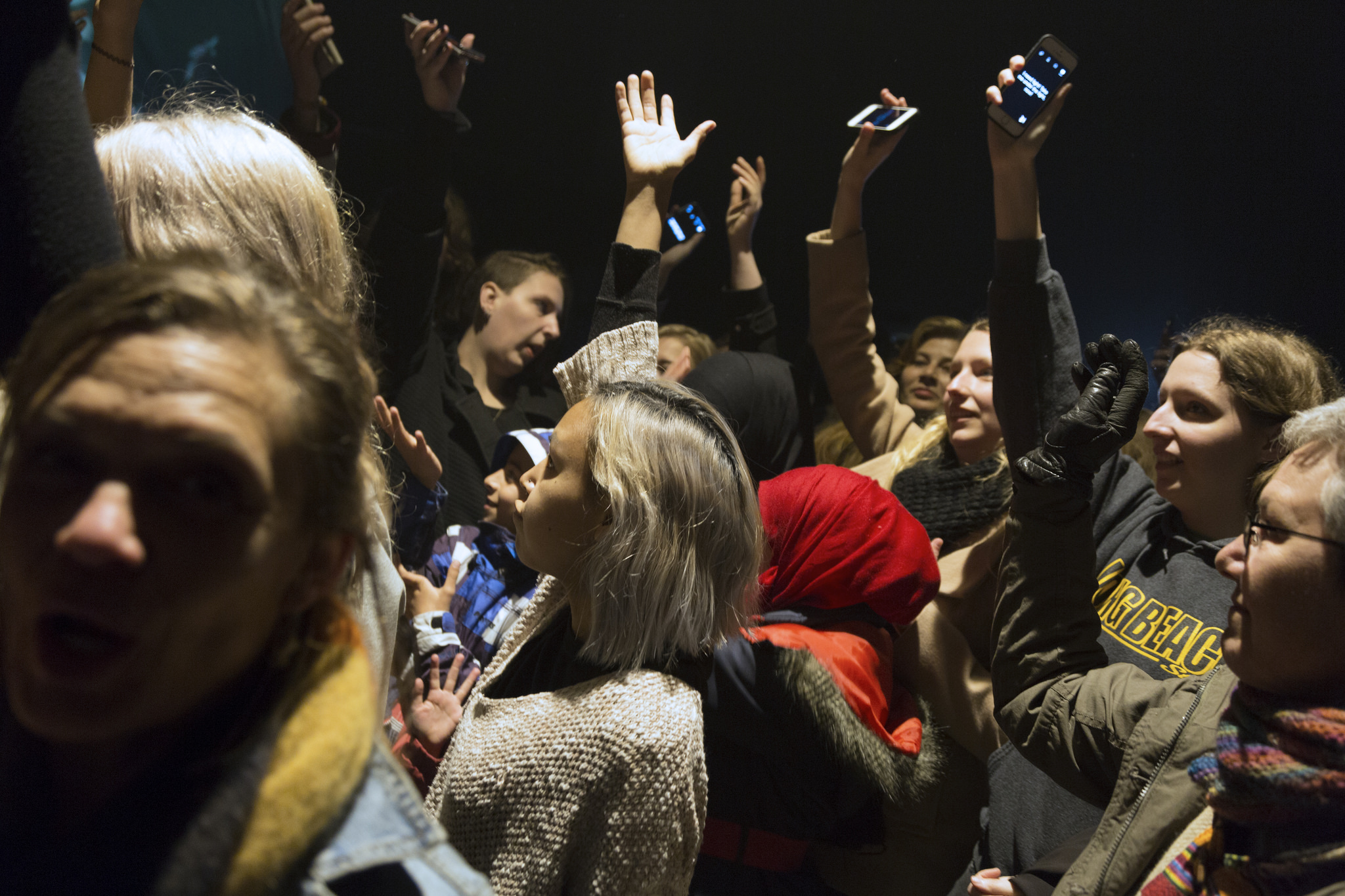 Audience connected to Kalliópê during the show were asked to interact